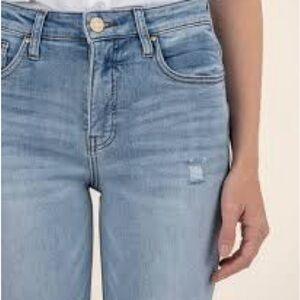 Kut from the Kloth® Catherine Boyfriend Shorts 7"